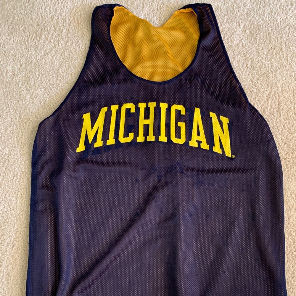 Michigan pinny top